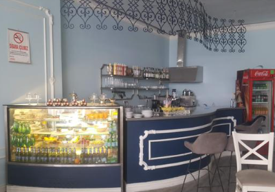 فإذا كنت ترغب في تجهيز مطعمك يمكنك التواصل معنا عبر خدمة الواتساب الموضحة على الموقع الالكتروني الخاص بنا وسيتم الرد عليك في أقرب وقت ممكن من قبل المتخصصين لدينا. معدات المخابز (أفضل فرن كهربائي كبير للمطاعم – افضل انواع العجانات – أفضل فرن بيتزا غاز). مع