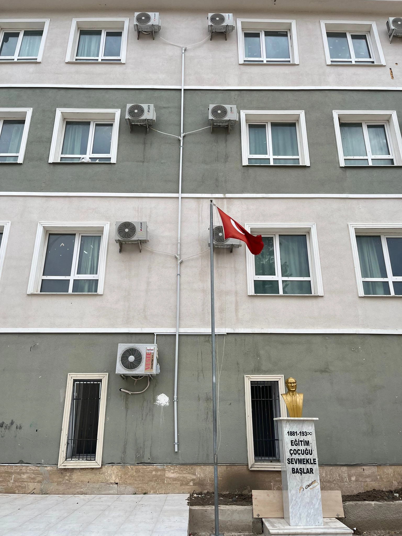 Klima dış ünite takma