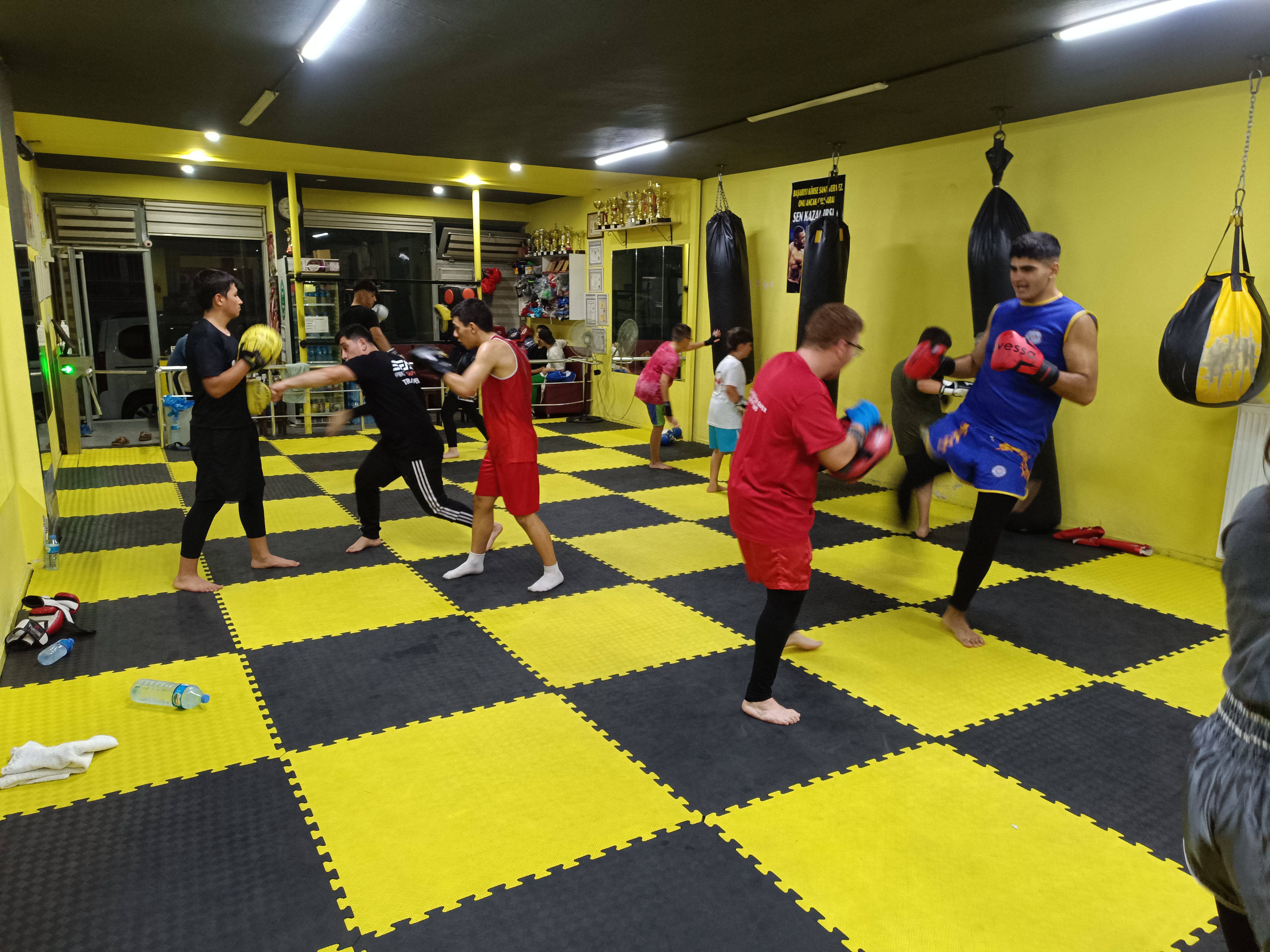 Factory Sports club Osmangazi en yakın kickboks boks wushu kung-fu muaythai spor kulübü