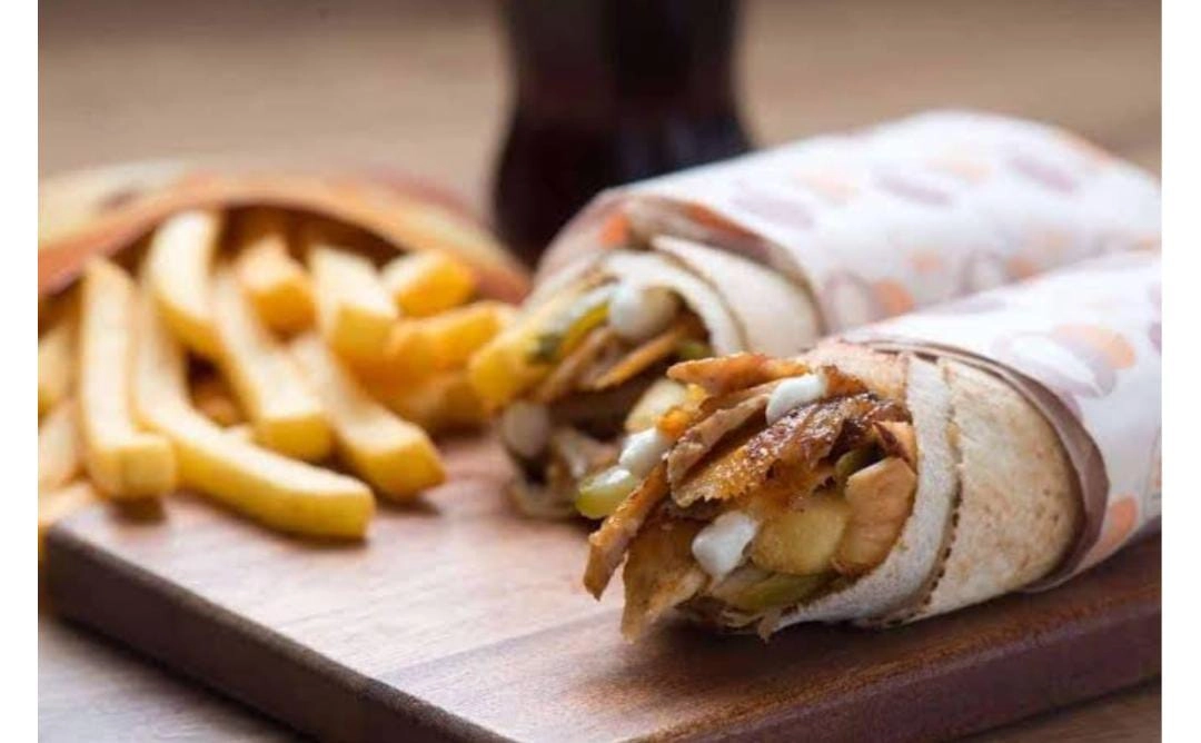  مطعم طيبة  من أهم المطاعم العربية في أفيون، يحوي عدة مأكولات العربية .