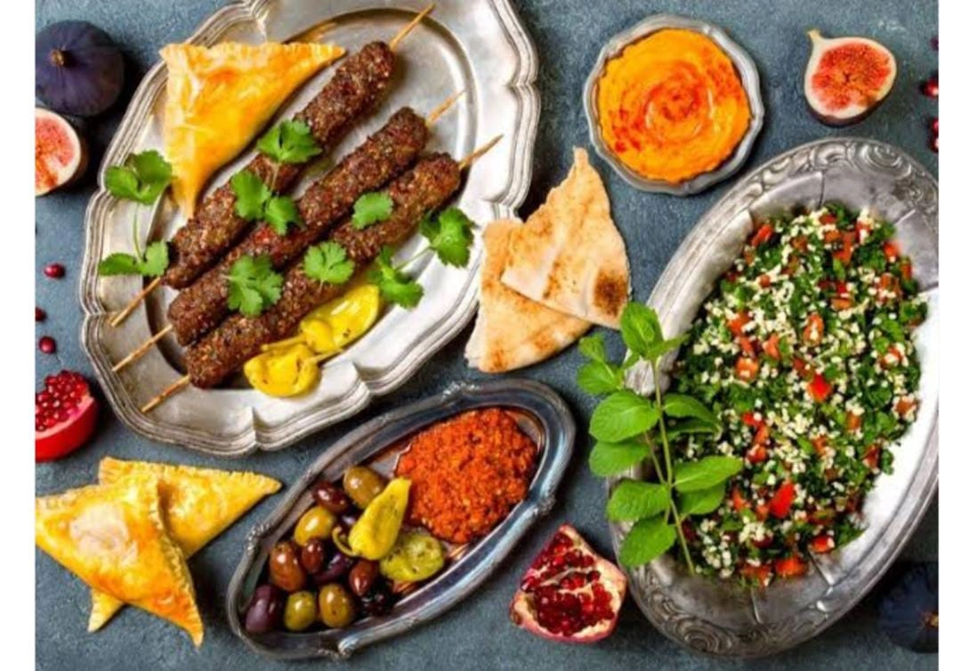 مطعم طيبة من أهم المطاعم العربية في اسطنبول، يحوي عدة مأكولات العربية .
