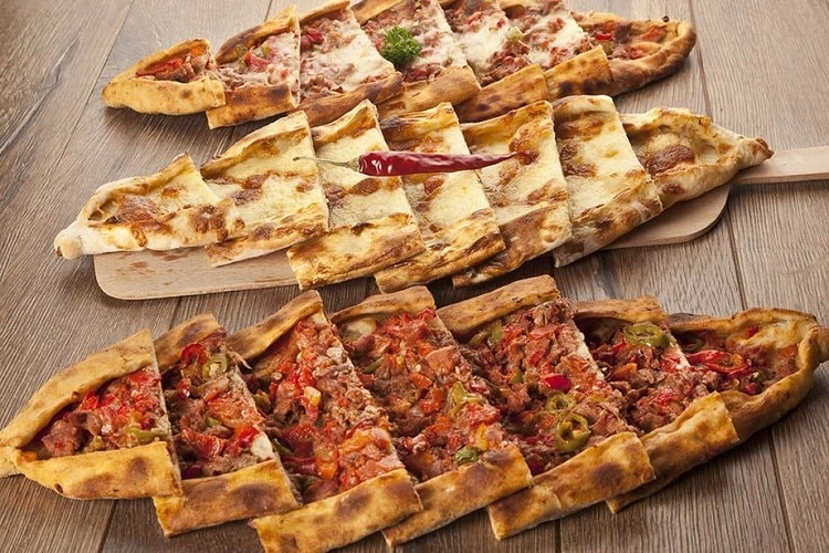 Ayvalık En Yakın Pide Lahmacun Salonu