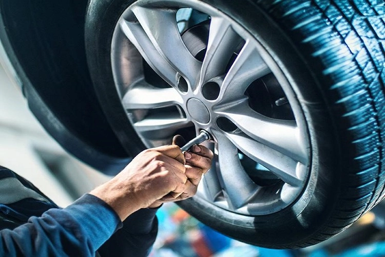 ÇİĞLİ EN YAKIN OTO LASTİKÇİ